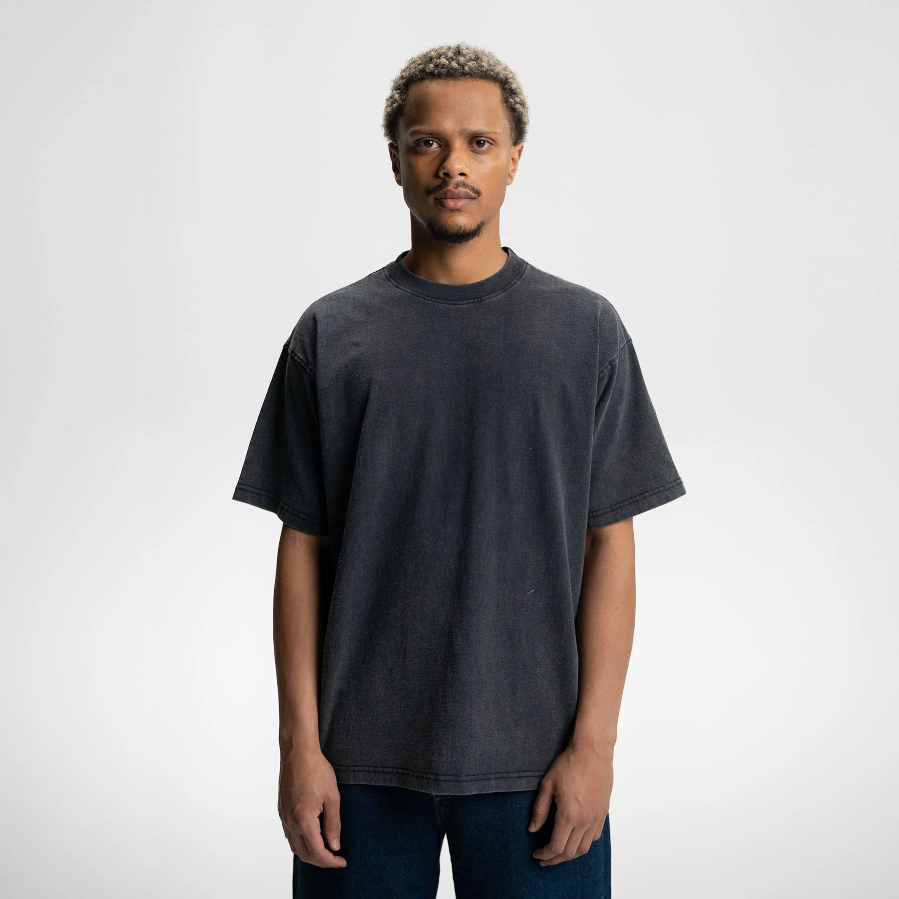250gsm tungt løstsiddende vasket T-shirt til hverdagsbrug