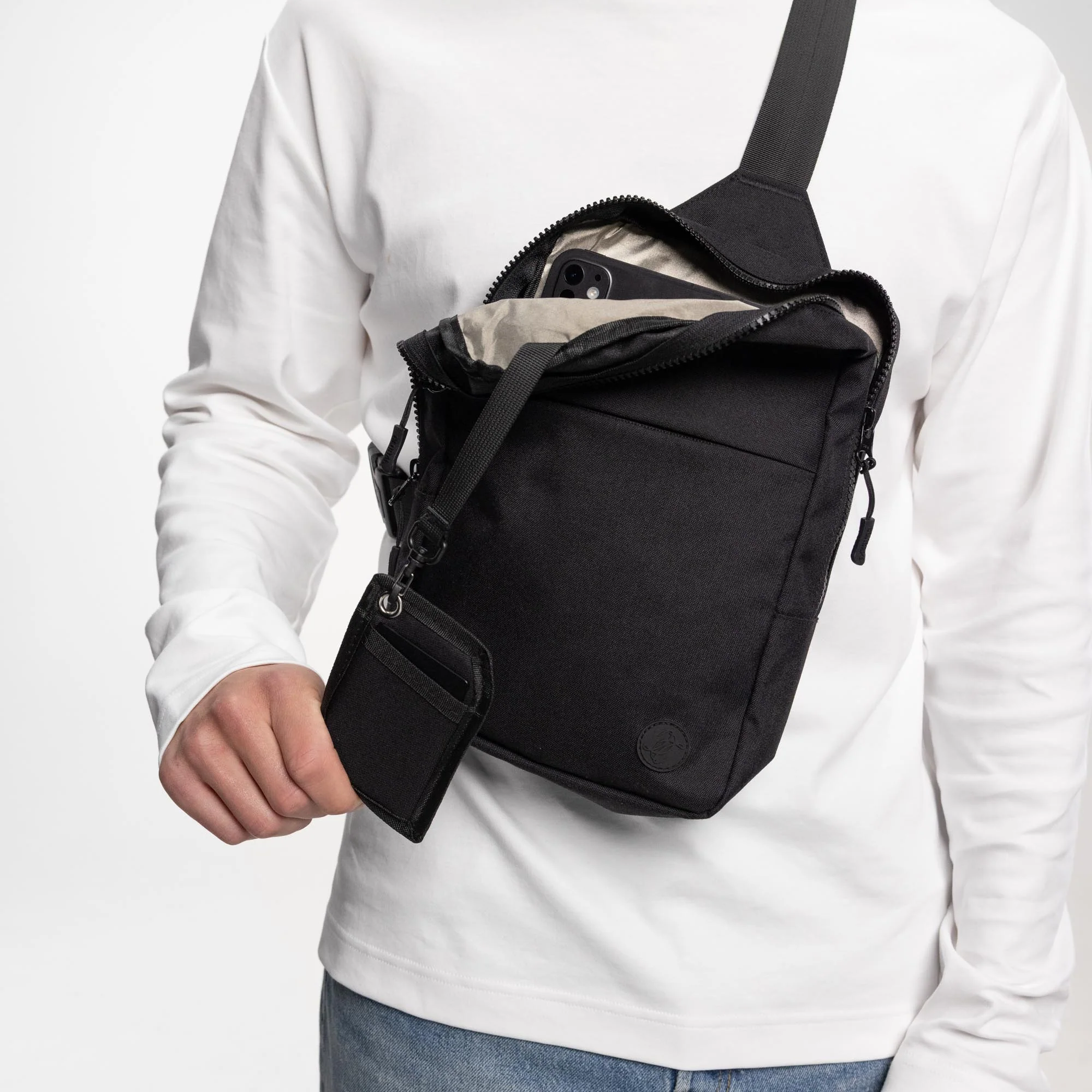 CG x RhinoKey® Smart Sling Bag Bundel met Find My-tracking