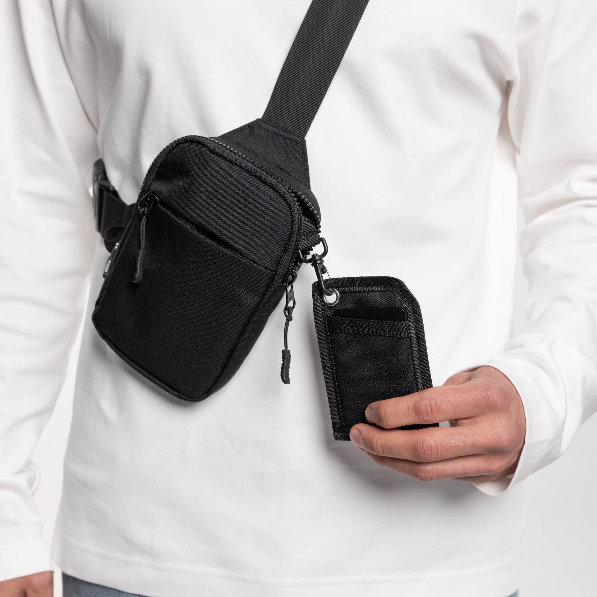 CG x RhinoKey® Smart Sling Bag Bundel met Find My-tracking